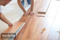 Có nên lát sàn gỗ công nghiệp? Những lưu ý không thể bỏ qua